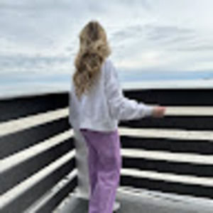 Meet your Posher, Chloe